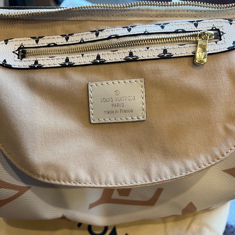 Louis Vuitton Tan and White Women's Bag
